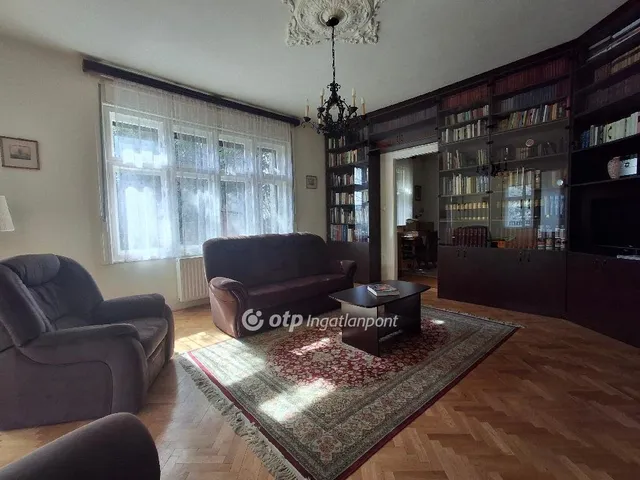 Eladó ház Budapest II. kerület, Kurucles 188 nm