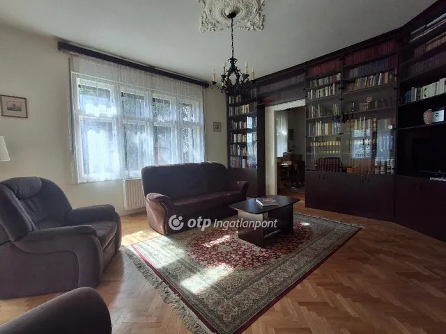 Eladó ház Budapest II. kerület, Kurucles 188 nm