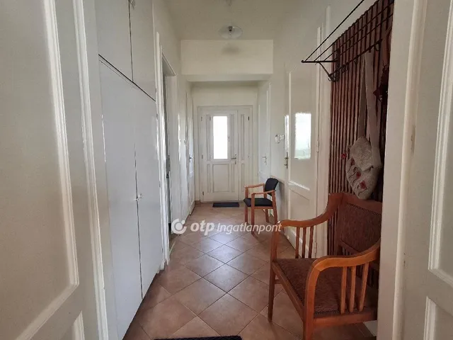 Eladó ház Budapest II. kerület, Kurucles 188 nm