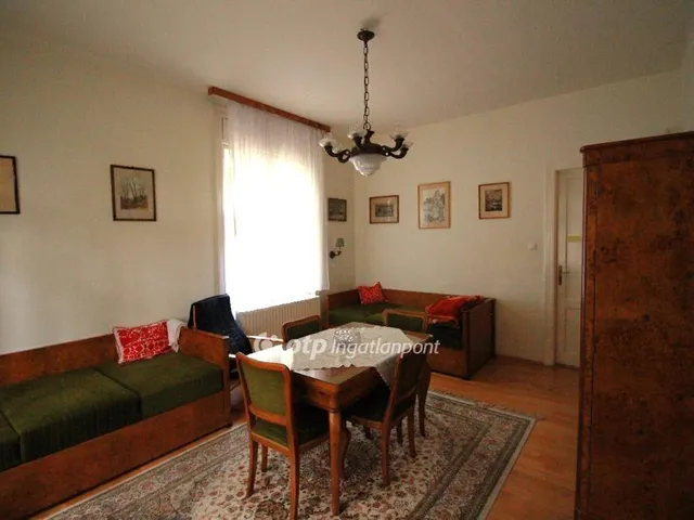 Eladó ház Budapest II. kerület, Kurucles 188 nm