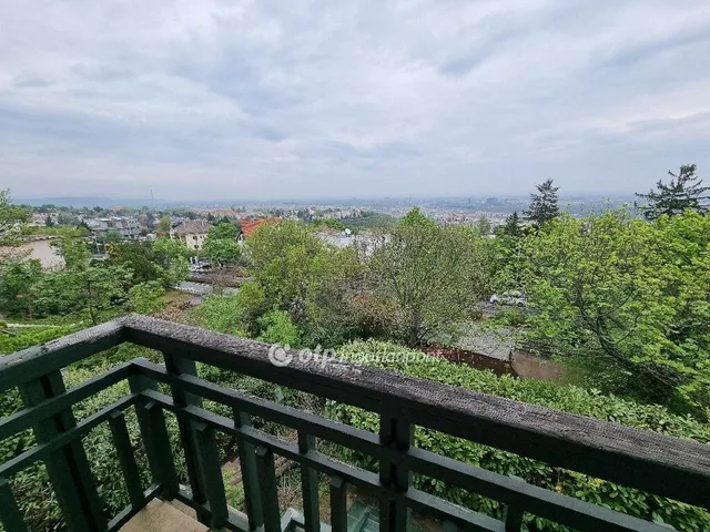 Eladó ház Budapest II. kerület, Szemlőhegy 497 nm