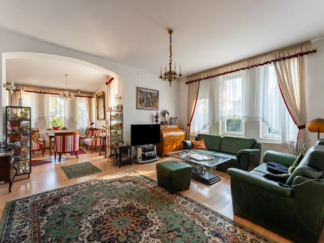 Eladó ház Budapest II. kerület, Vérhalom 320 nm
