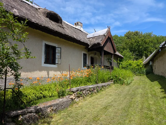 Eladó ház Balatonhenye, Kossuth utca 107 nm