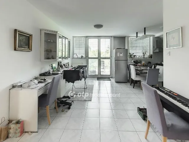 Eladó lakás Budapest II. kerület 104 nm