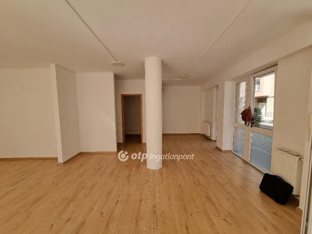Eladó kereskedelmi és ipari ingatlan Budapest III. kerület, Óbuda 61 nm