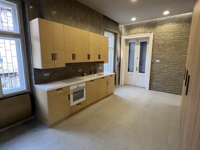 Eladó lakás Budapest VIII. kerület, Csarnoknegyed 72 nm