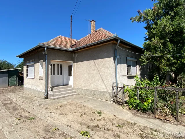 Eladó ház Cece 110 nm