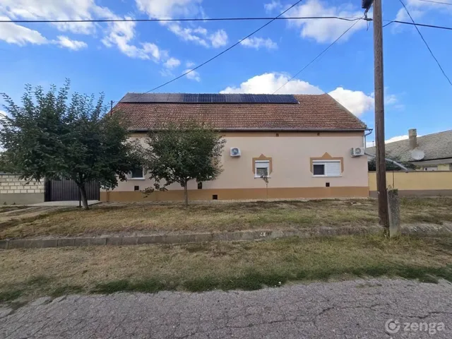 Eladó ház Katymár 130 nm