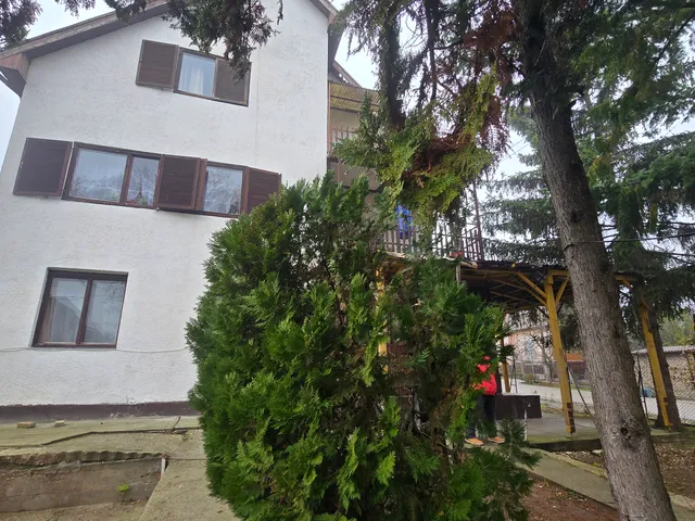 Eladó ház Budapest XVI. kerület, Rákosszentmihály, Jávorfa 396 nm