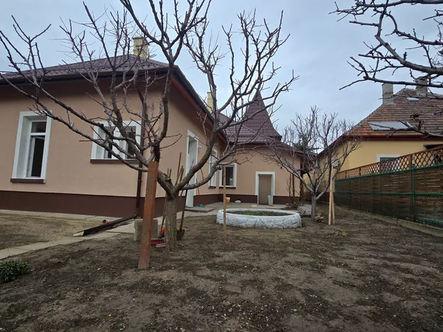 Eladó ház Budapest XVI. kerület, Mátyásföld, Baross Gábor utca  148 nm