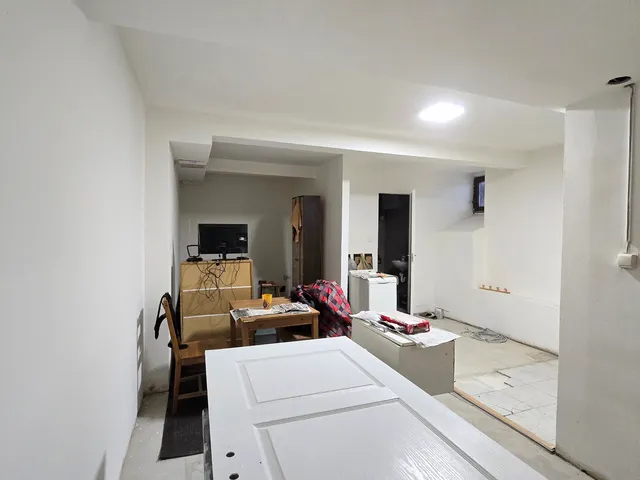 Eladó kereskedelmi és ipari ingatlan Budapest XIV. kerület, Alsórákos, Bíbor 116 nm