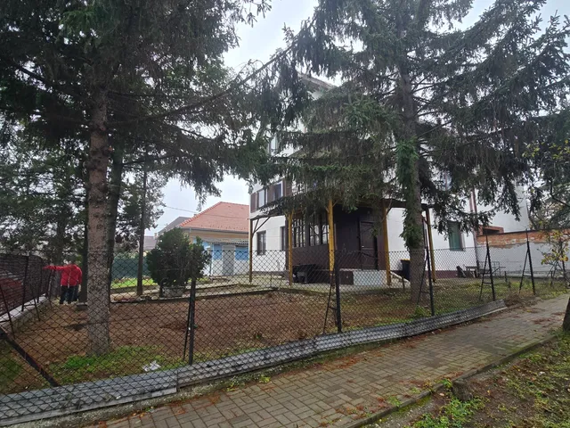 Eladó ház Budapest XVI. kerület, Rákosszentmihály 396 nm