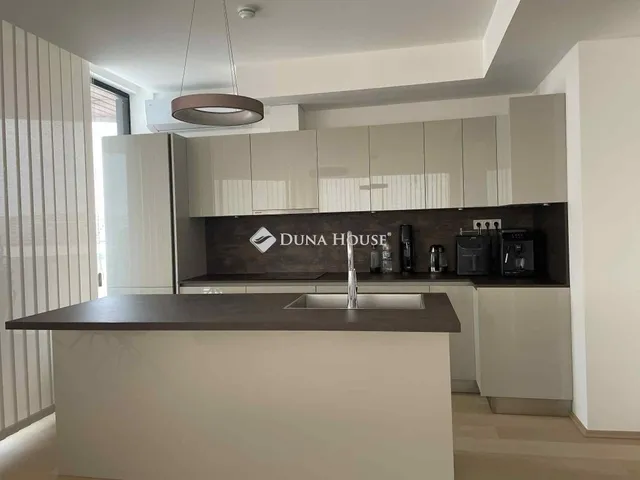 Eladó lakás Szeged 195 nm