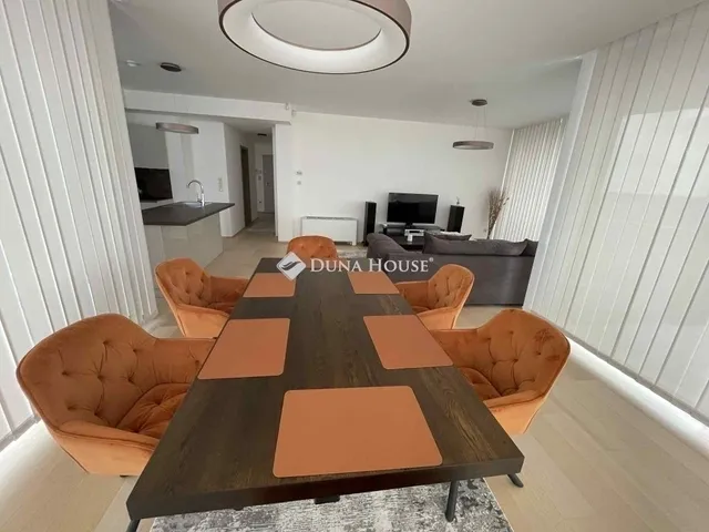 Eladó lakás Szeged 195 nm