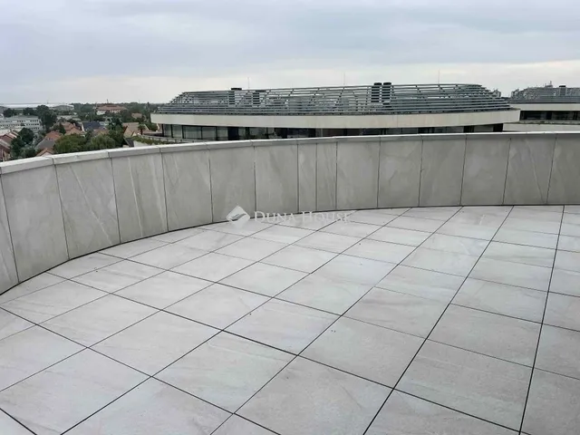 Eladó lakás Szeged 195 nm