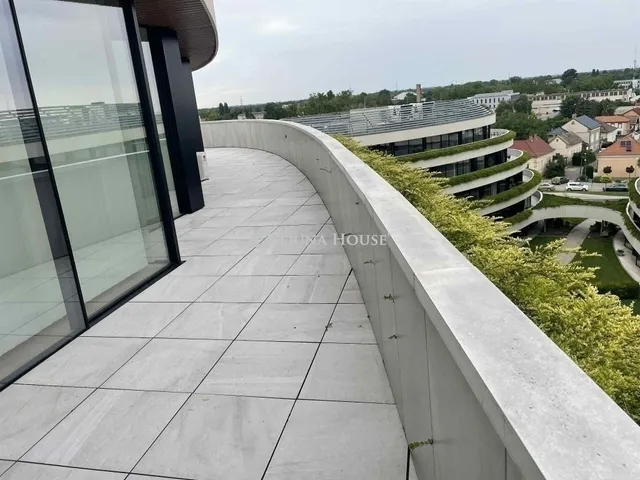 Eladó lakás Szeged 195 nm