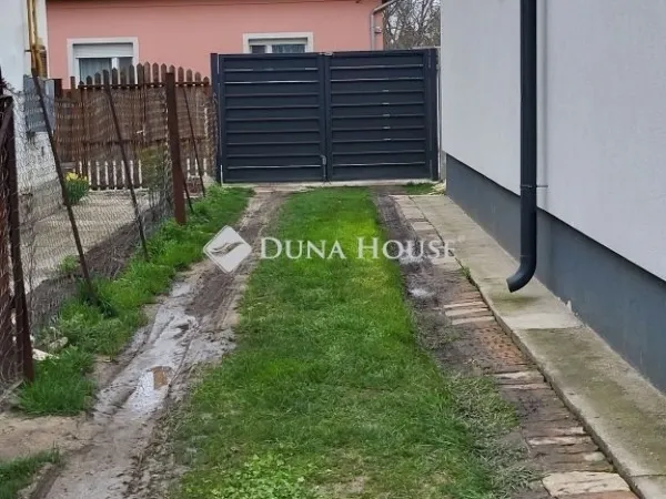Eladó telek Szeged 685 nm