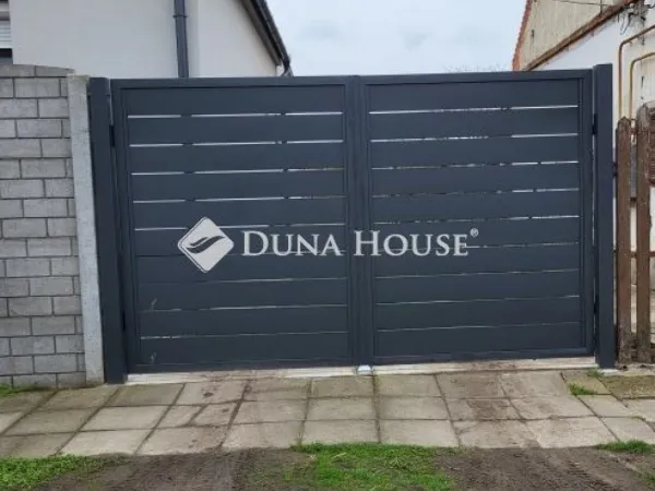 Eladó telek Szeged 685 nm