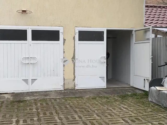 Eladó garázs Szeged 13 nm