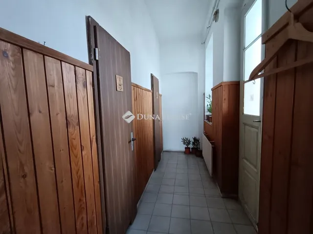 Eladó kereskedelmi és ipari ingatlan Szeged 190 nm