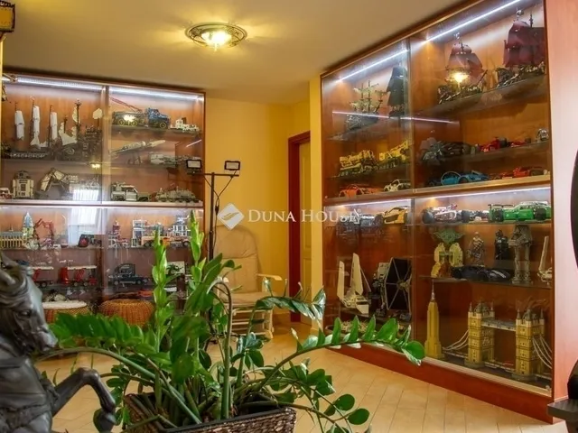 Eladó ház Szeged 550 nm