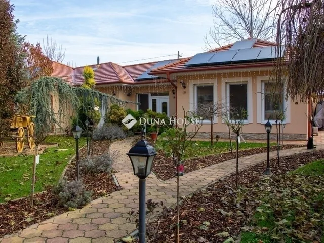 Eladó ház Szeged 550 nm