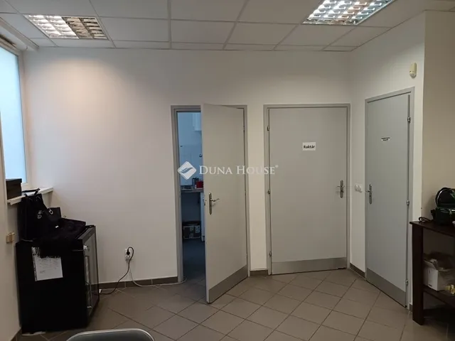 Eladó kereskedelmi és ipari ingatlan Szeged 57 nm