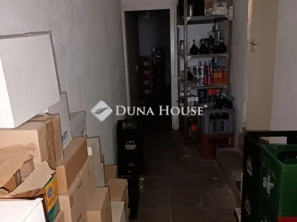 Eladó kereskedelmi és ipari ingatlan Szeged 190 nm