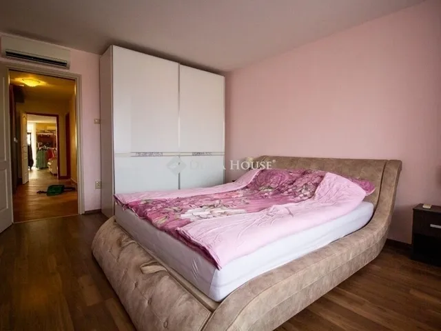 Eladó ház Szeged 550 nm