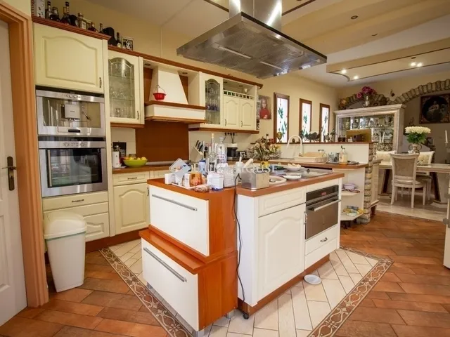 Eladó ház Szeged 550 nm