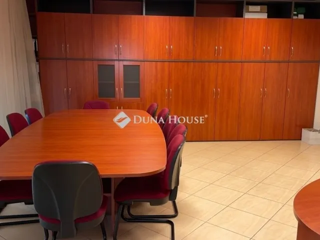 Eladó kereskedelmi és ipari ingatlan Szeged 164 nm