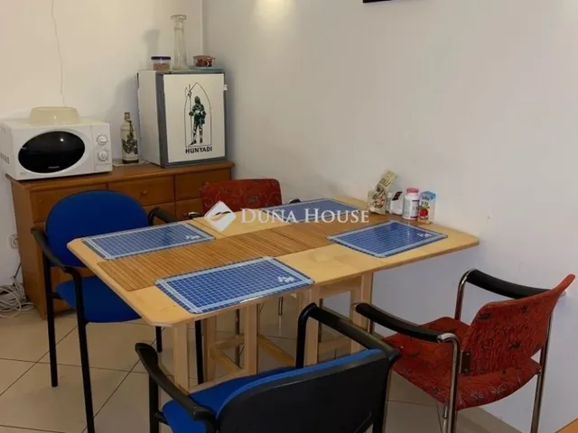 Eladó kereskedelmi és ipari ingatlan Szeged 164 nm