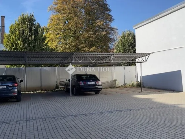 Eladó kereskedelmi és ipari ingatlan Szeged 164 nm