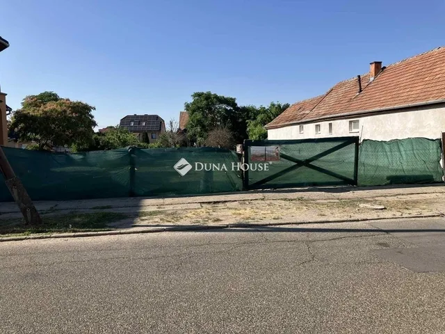 Eladó telek Baja 521 nm