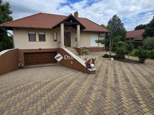 Eladó ház Kecskemét 300 nm