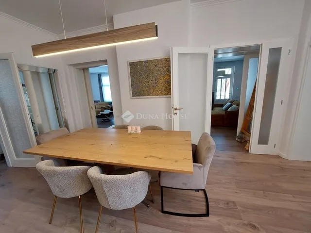 Eladó lakás Baja 121 nm