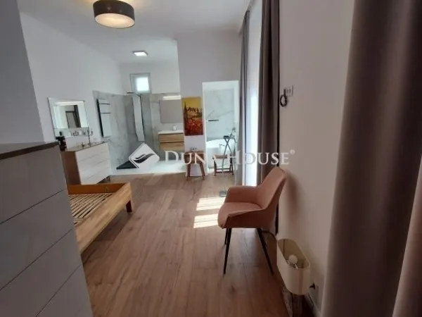 Eladó lakás Baja 121 nm