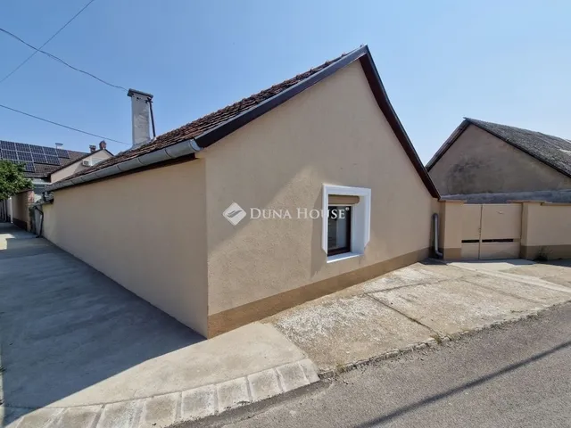 Eladó ház Baja 61 nm