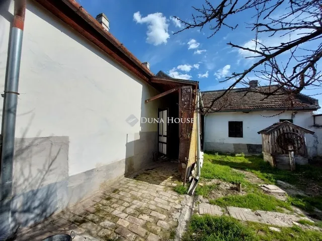 Eladó ház Baja 70 nm