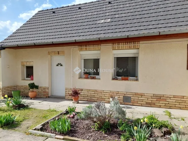 Eladó ház Baja 90 nm