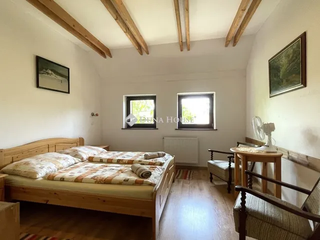 Eladó ház Alsónyék 326 nm