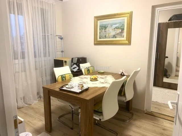 Eladó lakás Szeged 68 nm