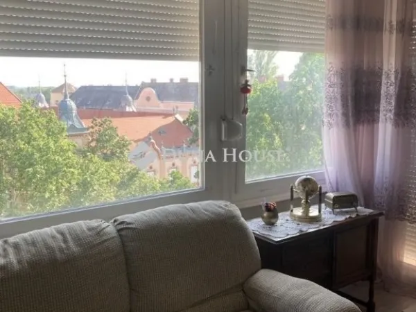 Eladó lakás Szentes 73 nm