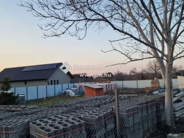 Eladó telek Szeged 430 nm