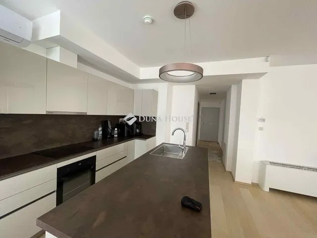 Eladó lakás Szeged 195 nm