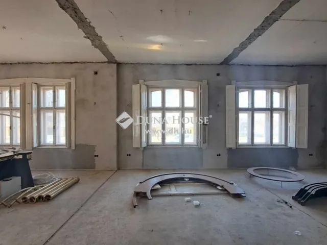 Eladó ház Hódmezővásárhely 279 nm