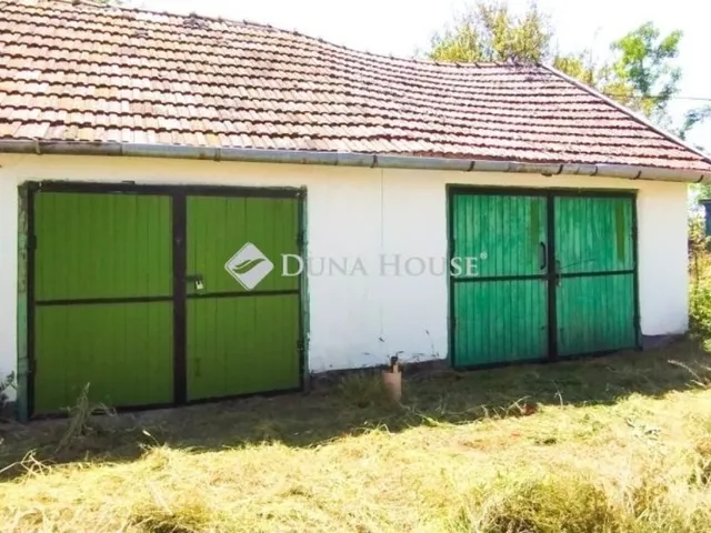Eladó mezőgazdasági ingatlan Pusztaszer 100 nm