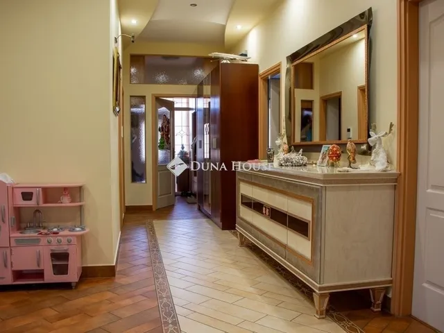 Eladó ház Szeged 550 nm