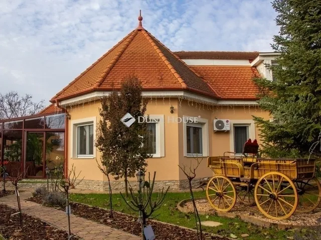 Eladó ház Szeged 550 nm