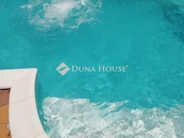 Eladó ház Szeged 550 nm